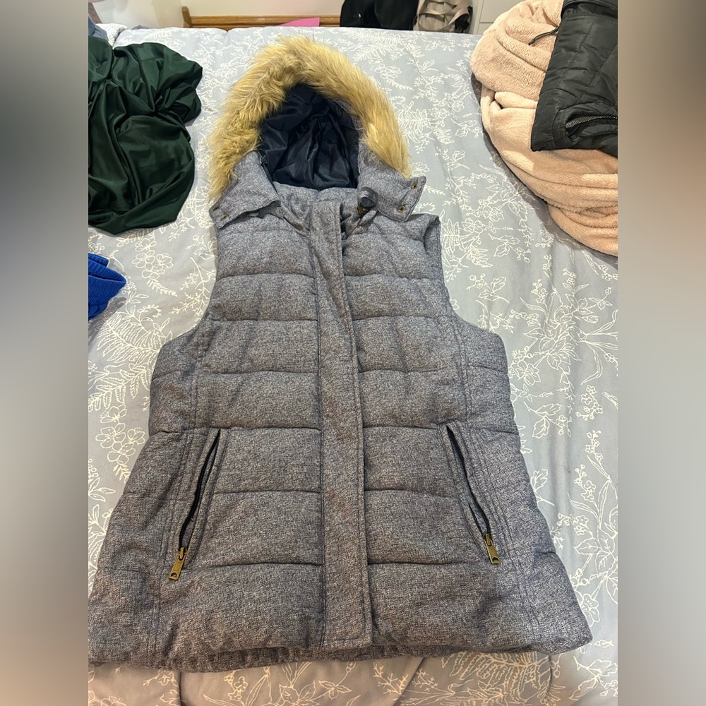Banana Republic Puffer Vest
